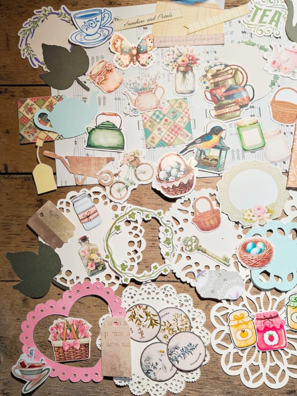 Mystery Cottagecore Theme Papercraft Ephemera Kit, Cute Tags & Stickers - Picture 5 of 5